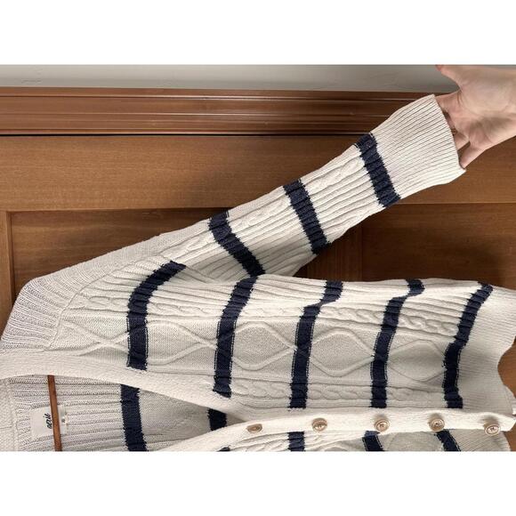 Aerie Cable Knit Button Cardigan Sweater Navy & White Women’s Large Oversized - Picture 3 of 10